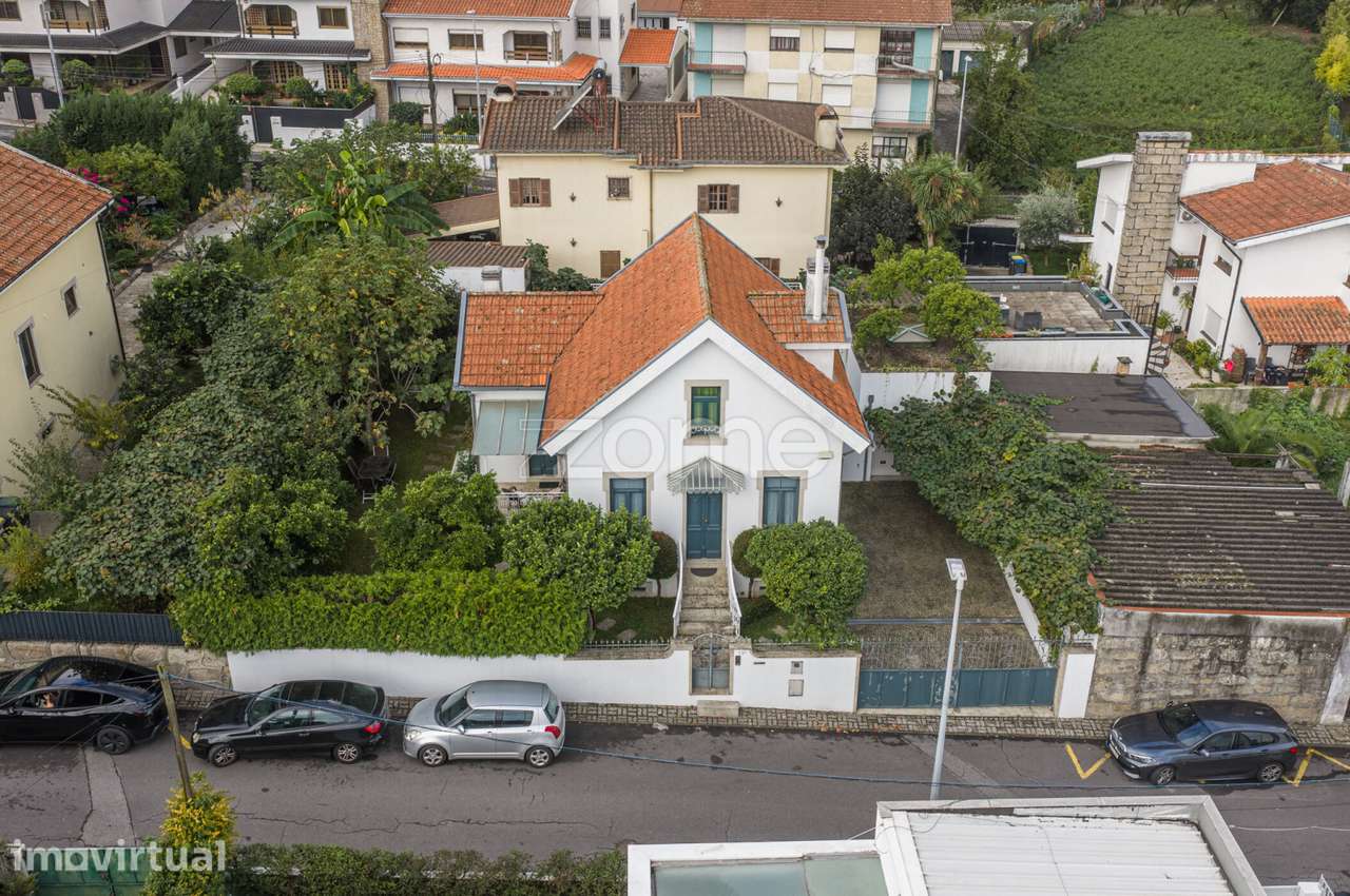 Moradia de charme com jardim |Um retiro privado no centro de Ermesinde
