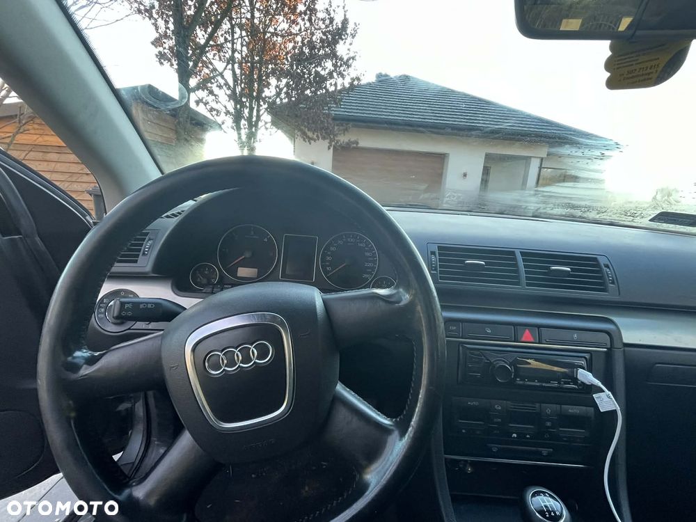 Audi A4 Limousine - 9