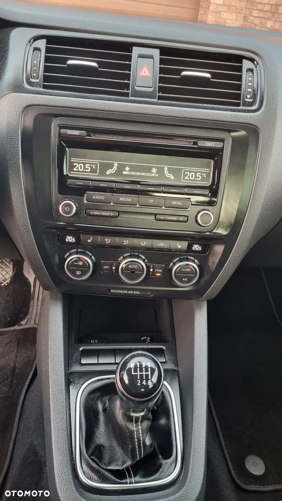 Volkswagen Jetta 1.2 TSI BlueMotion Technology Comfortline - 16