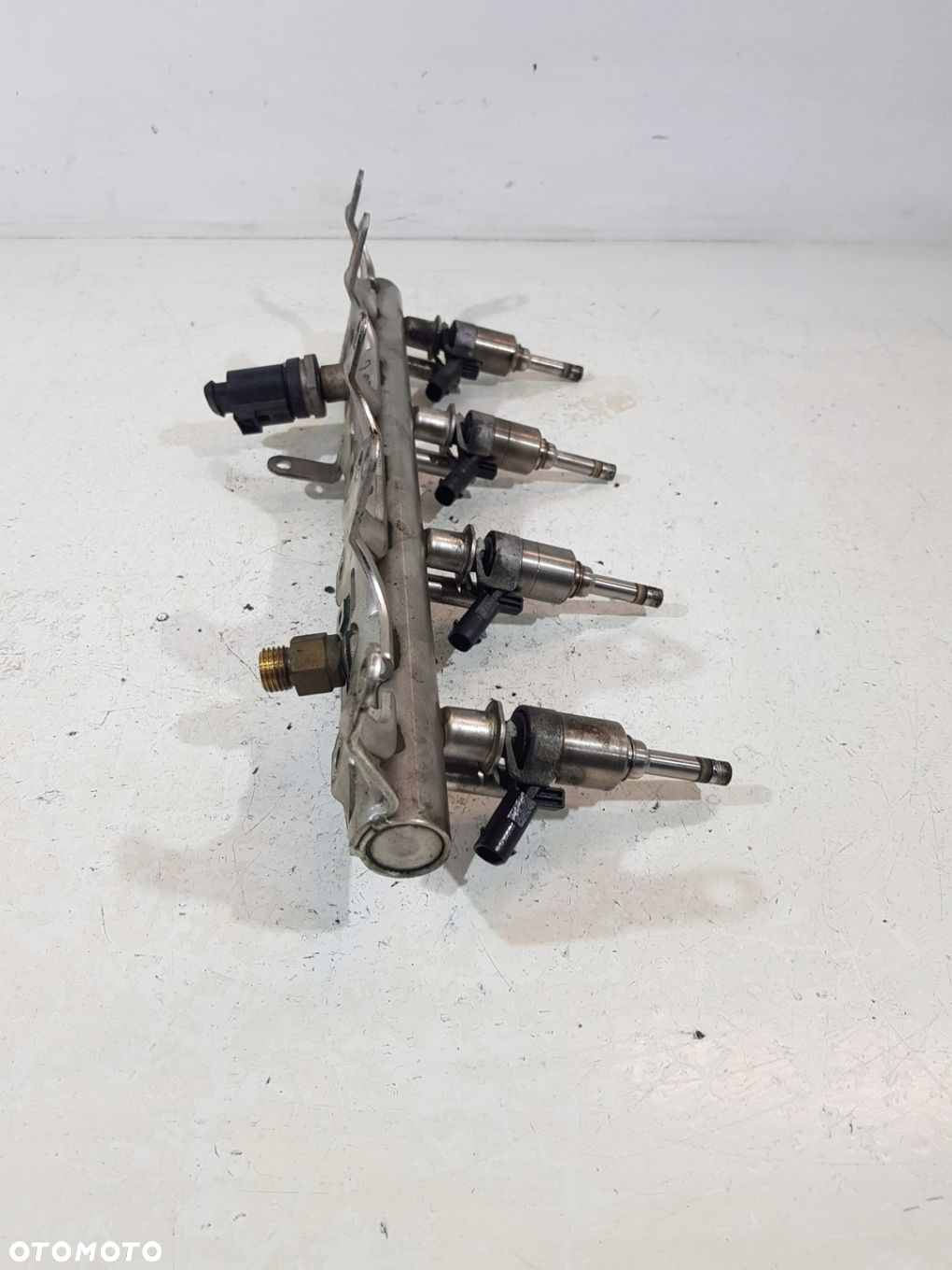 LISTWA WTRYSKOWA WTRYSKI 06J133317G VW AUDI SKODA 1.8 2.0 TFSI - 4