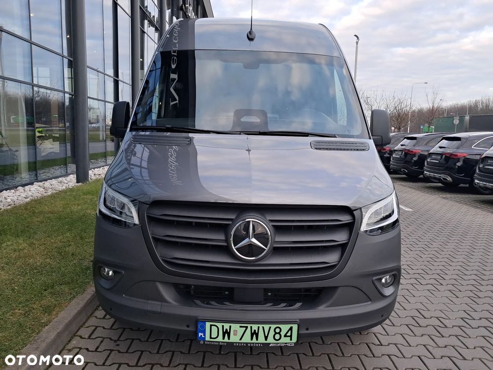 Mercedes-Benz E-SPRINTER - 2