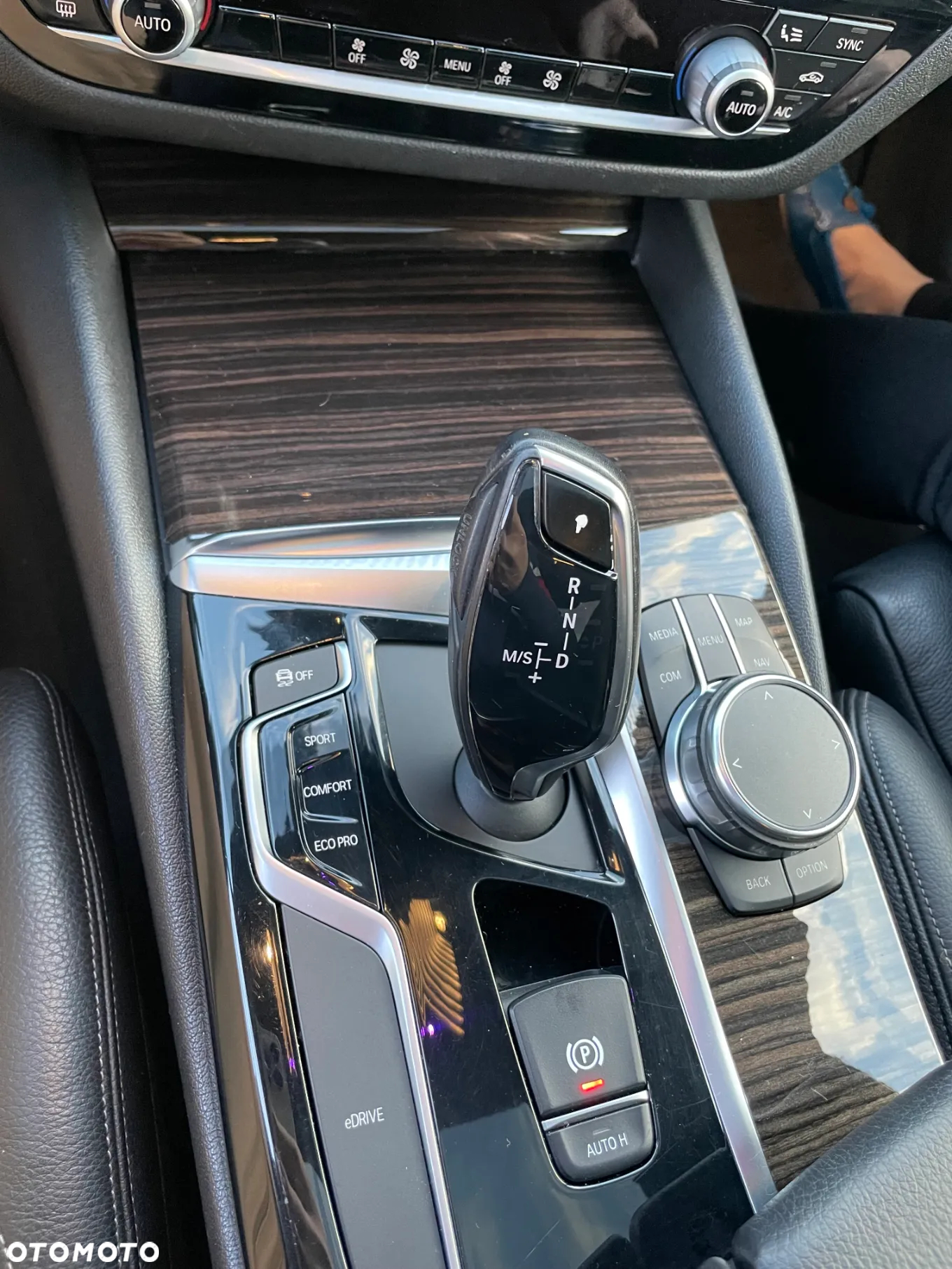 BMW Seria 5 530e iPerformance - 11