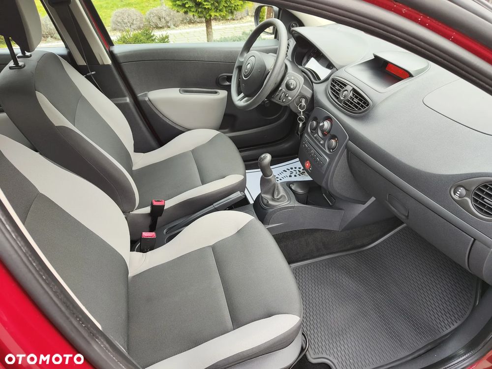 Renault Clio 1.2 16V 75 Expression - 21