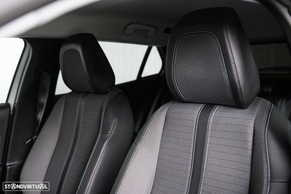 Peugeot e-2008 50 kWh Allure Pack - 29