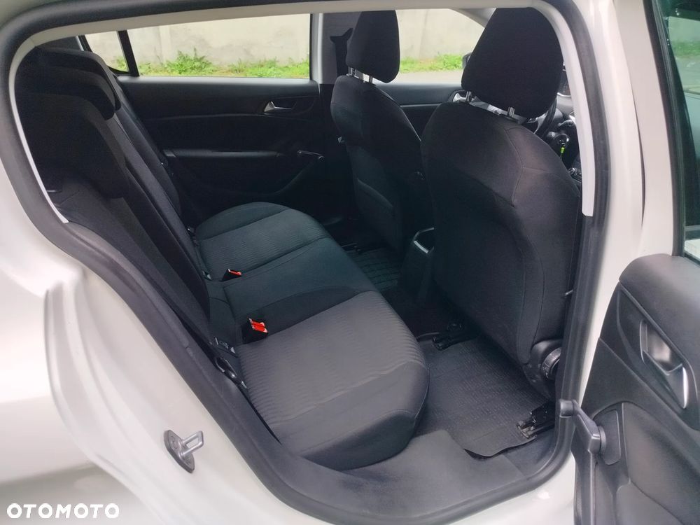 Peugeot 308 - 8
