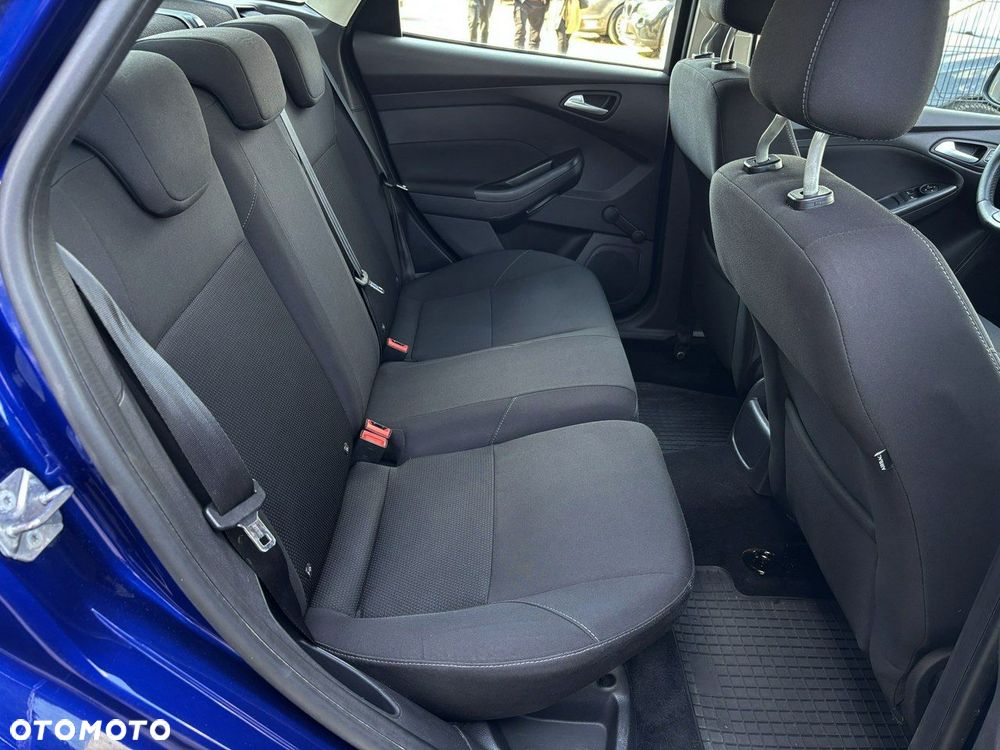 Ford Focus - 25