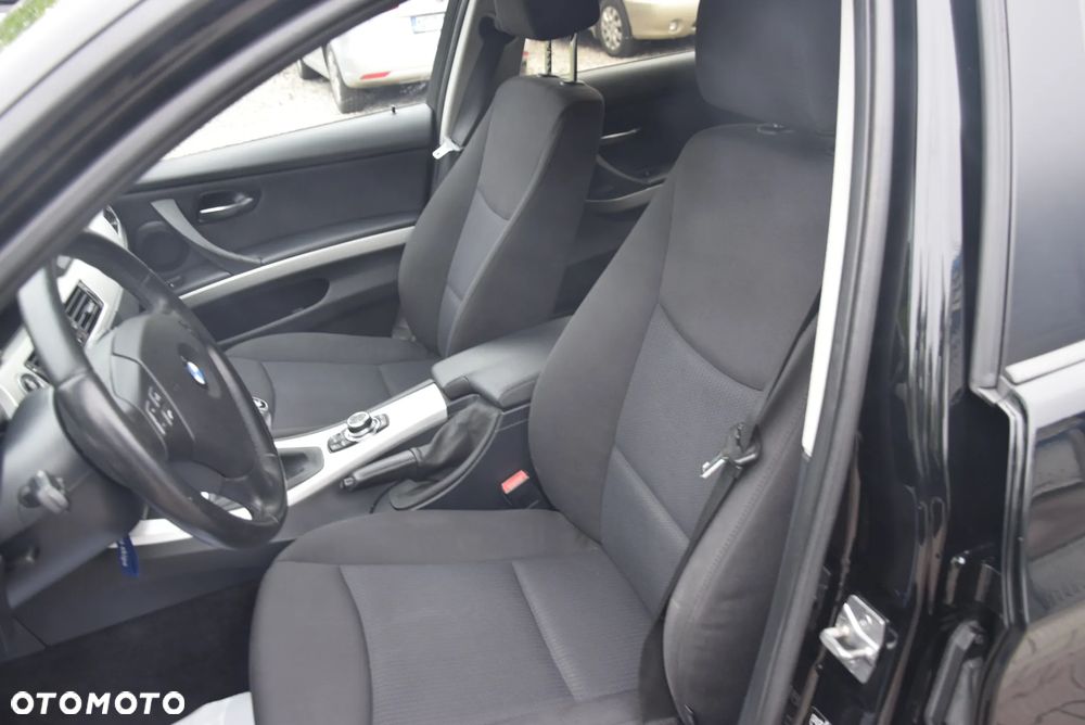 BMW Seria 3 - 33