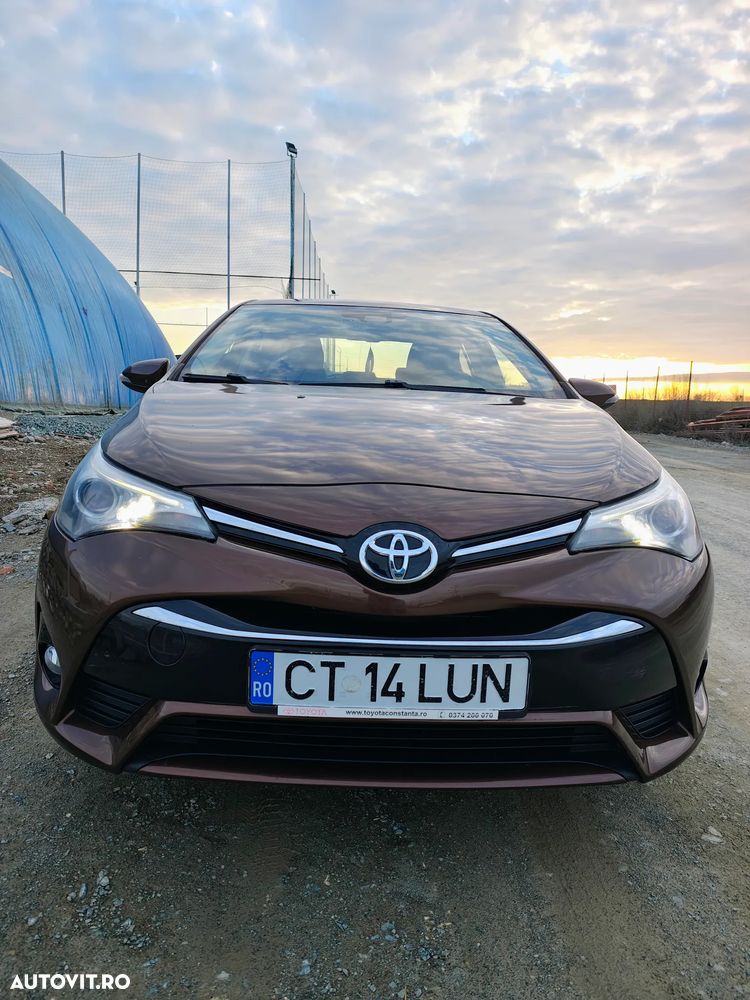 Toyota Avensis 2.0 D-4D Executive Terracotta - 7