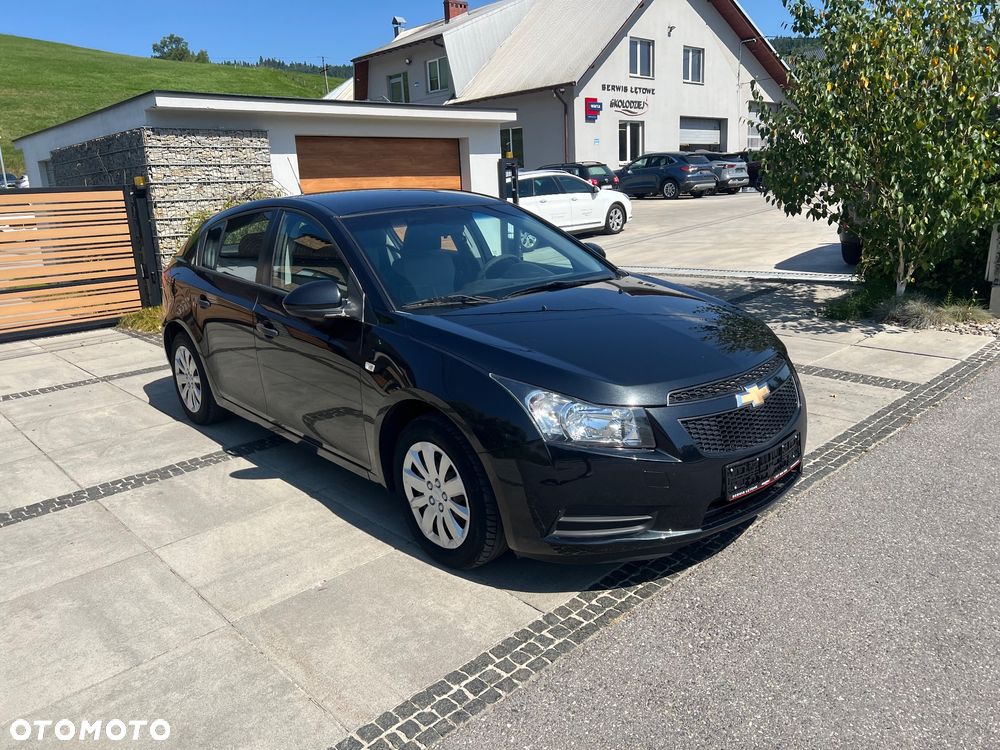 Chevrolet Cruze 1.6 LS - 3
