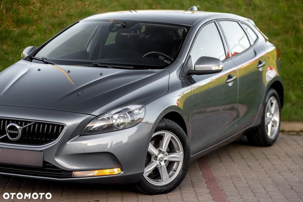 Volvo V40 D2 Momentum - 9