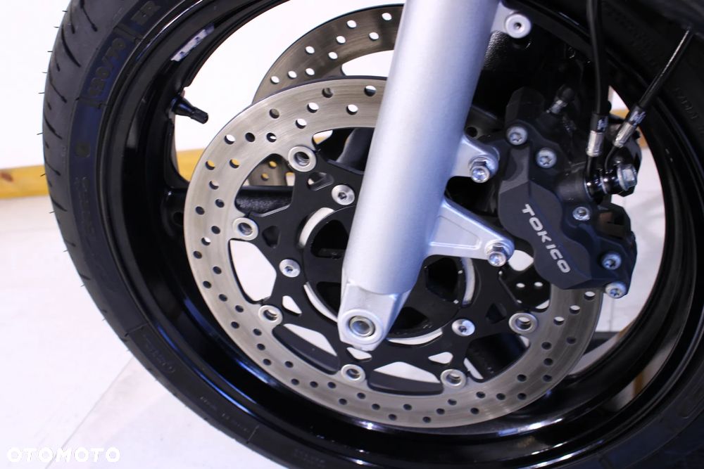Suzuki GSX - 31