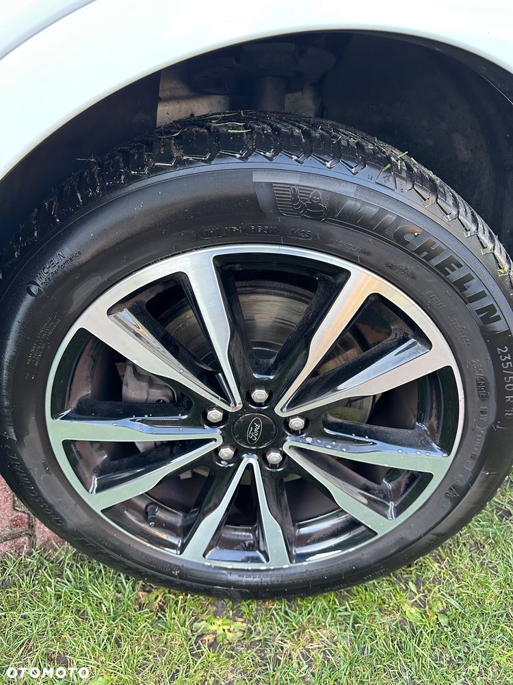 Ford Kuga - 35