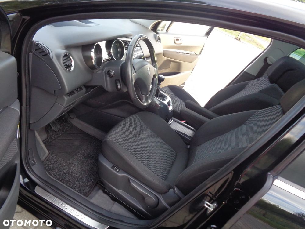 Peugeot 5008 HDI FAP 150 Family - 12
