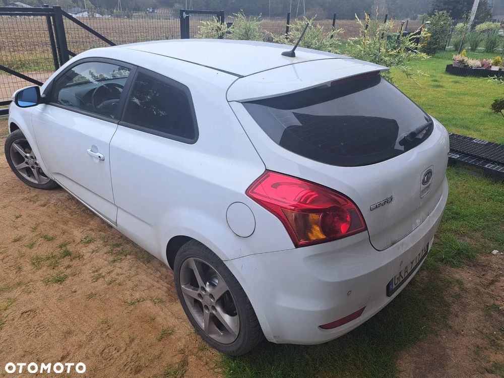 Kia Ceed - 4