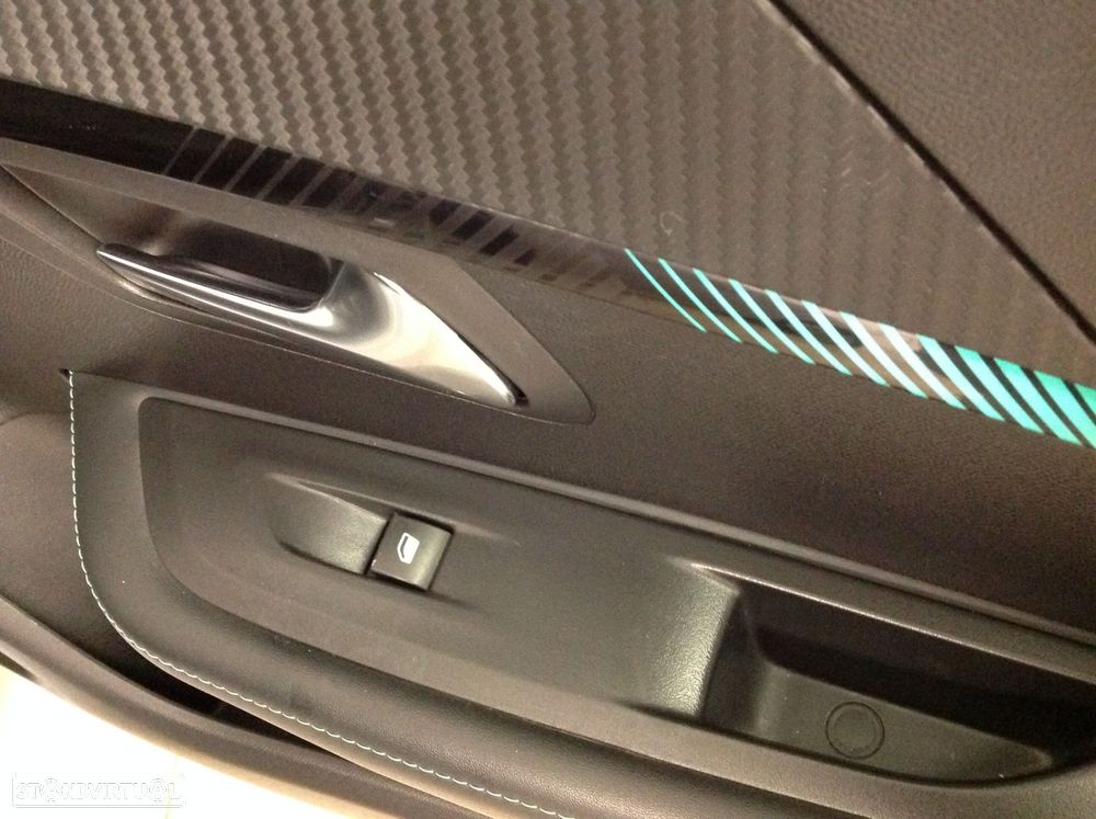 Peugeot 208 1.2 PureTech Allure - 34