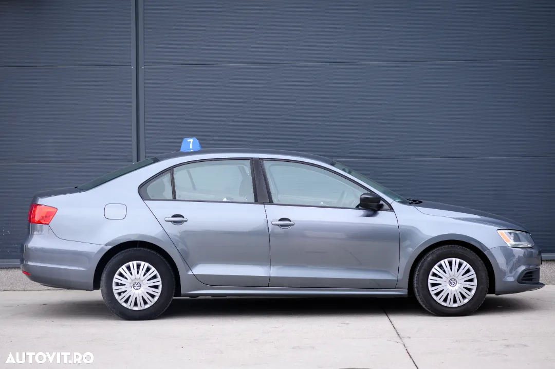 Volkswagen Jetta - 7