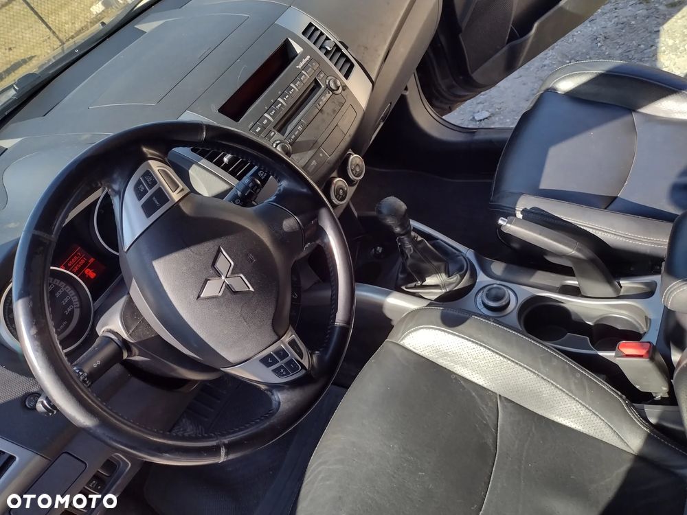 Mitsubishi Outlander 2.0 DID Instyle - 6