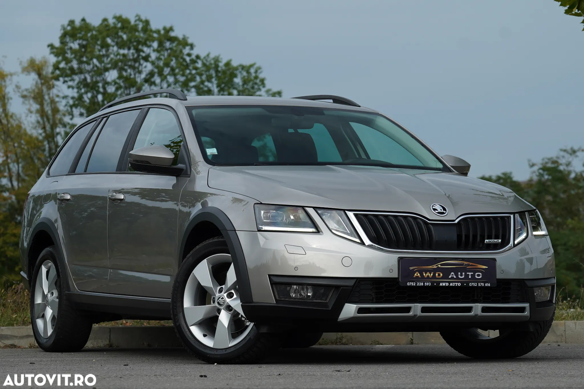 Skoda Octavia Combi 2.0 TDI 4x4 DSG Scout - 2