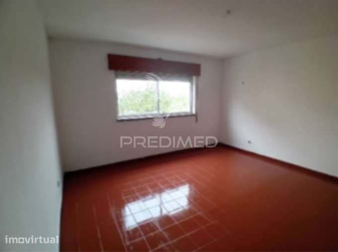 Apartamento T3 no Centro de Casal de Cambra - Grande imagem: 2/10