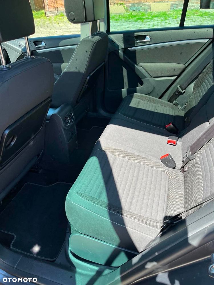 Volkswagen Tiguan - 12