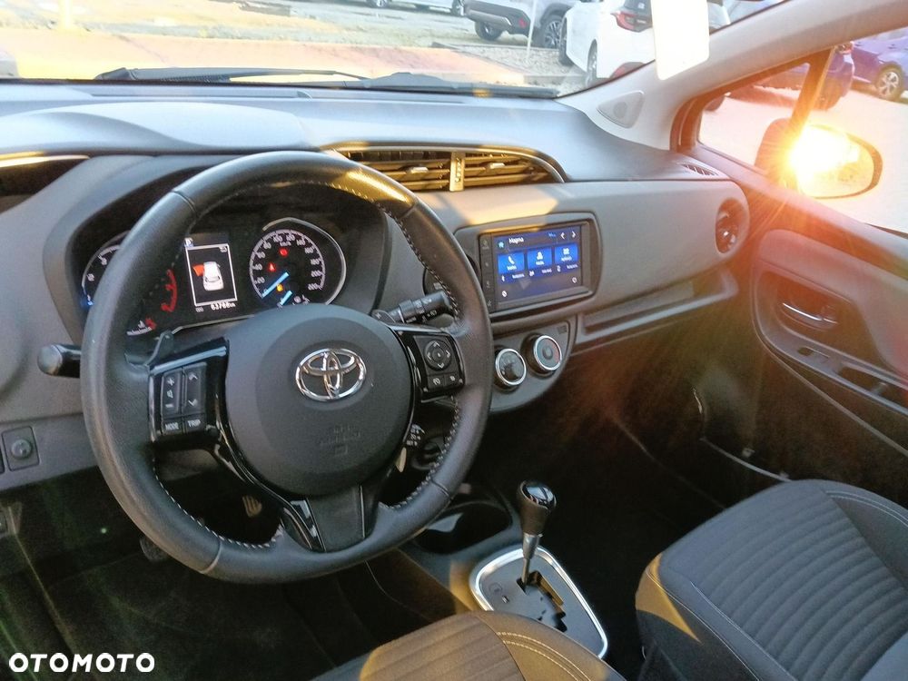 Toyota Yaris 1.5 Premium CVT - 16
