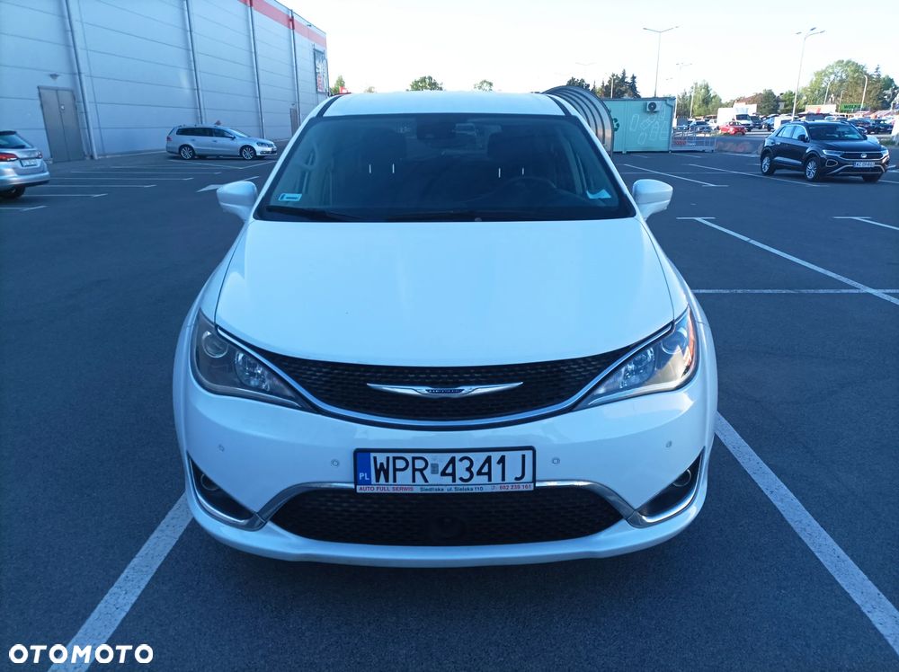 Chrysler Pacifica - 5
