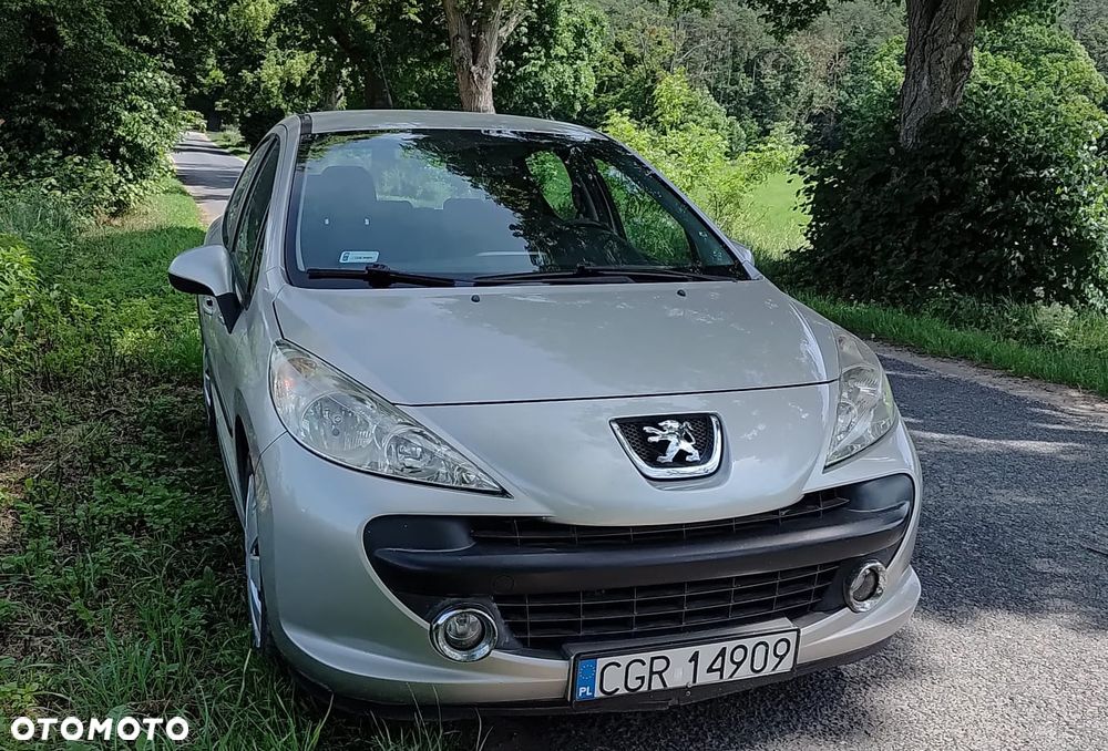 Peugeot 207 - 1