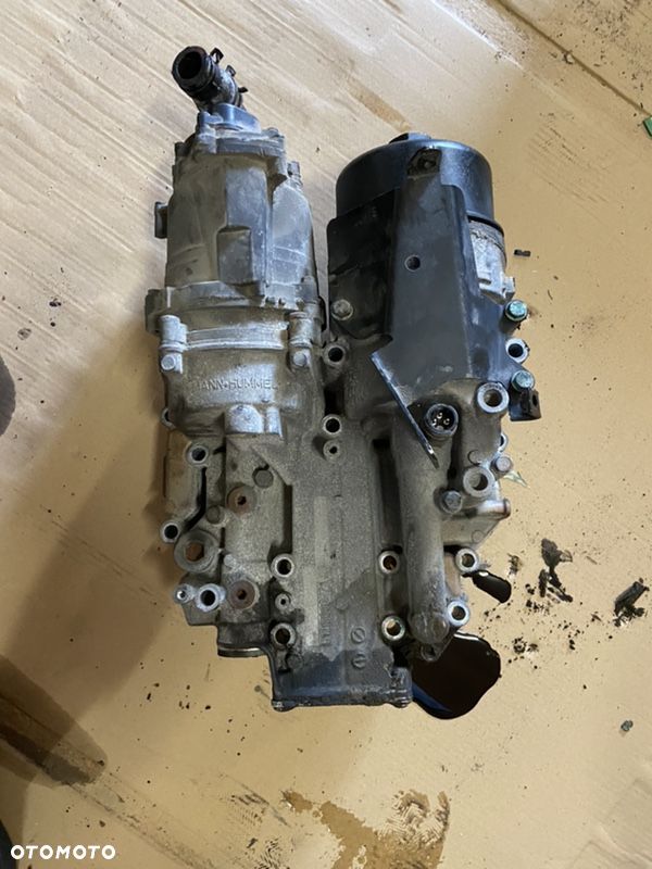 Obudowa chłodnicy oleju MAN TGX TGS euro 6 chłodnica oleju - 1