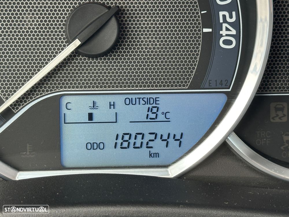 Toyota Auris Touring Sports 1.4 D-4D Com+P.Sport - 19
