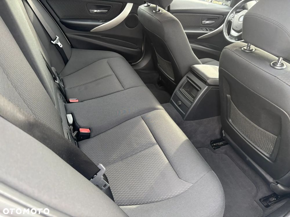 BMW Seria 3 320d Eff.Dynamics Advantage - 24