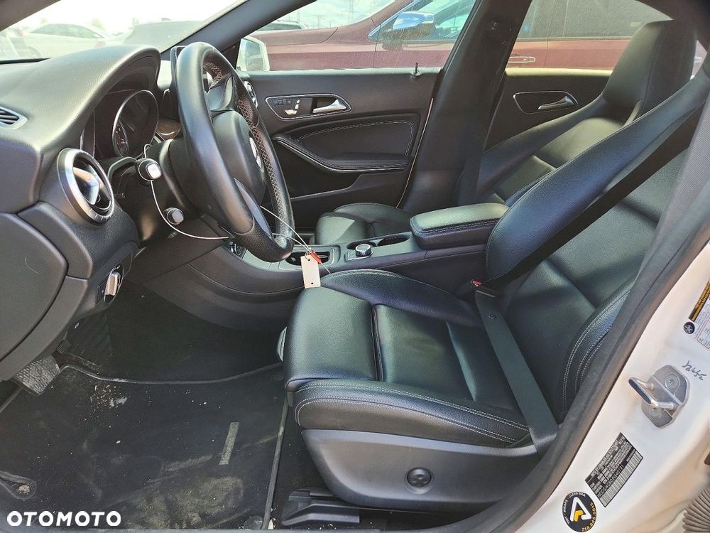 Mercedes-Benz CLA 250 4Matic 7G-DCT - 8