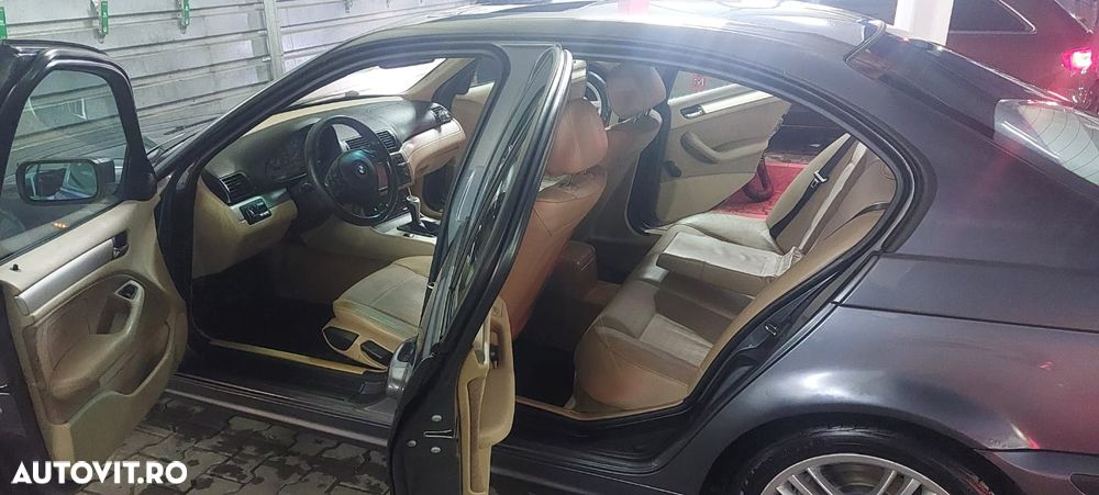 BMW Seria 3 318i - 8