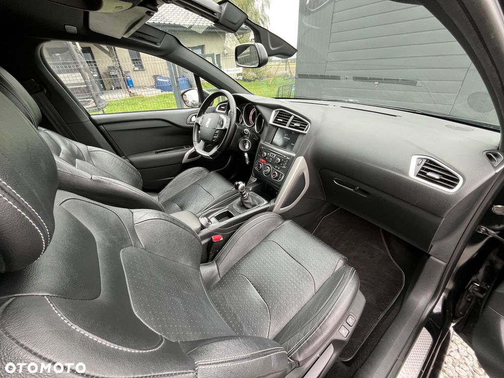 Citroën DS4 e-HDi 110 SoChic - 15