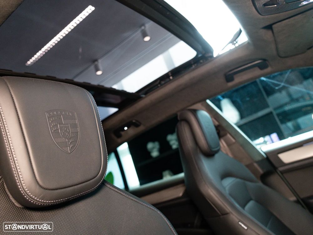 Porsche Cayenne Electric - 30