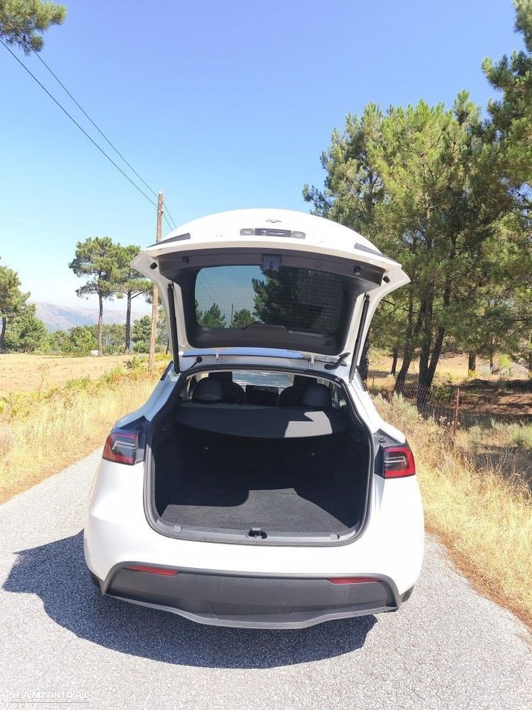 Tesla Model Y — fotografia 7