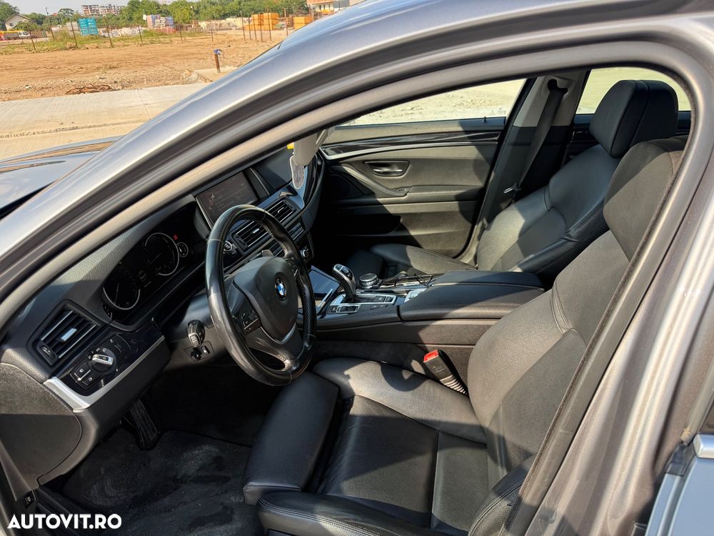 BMW Seria 5 525d xDrive AT - 10