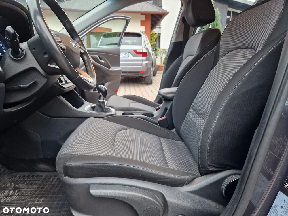 Hyundai i30 1.4 GO Plus - 21