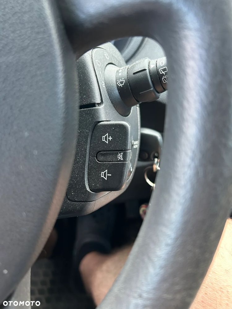 Renault Clio 1.2 16V Alize - 17