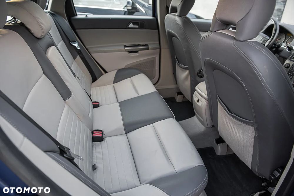 Volvo V50 T5 AWD Sport - 25