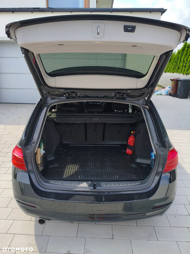 BMW Seria 3 318d Sport Line Shadow - 5