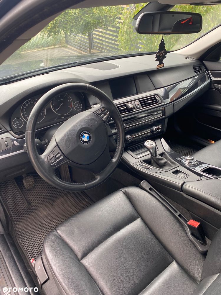 BMW Seria 5 520d Efficient Dynamics - 11