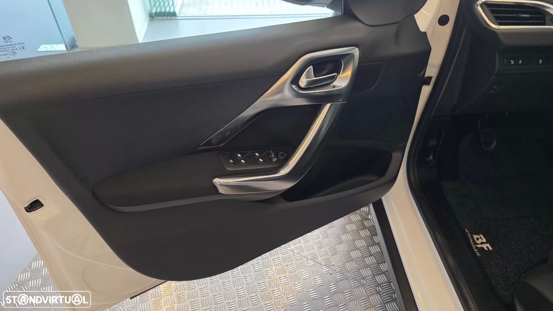 Peugeot 2008 1.4 HDi Allure - 33