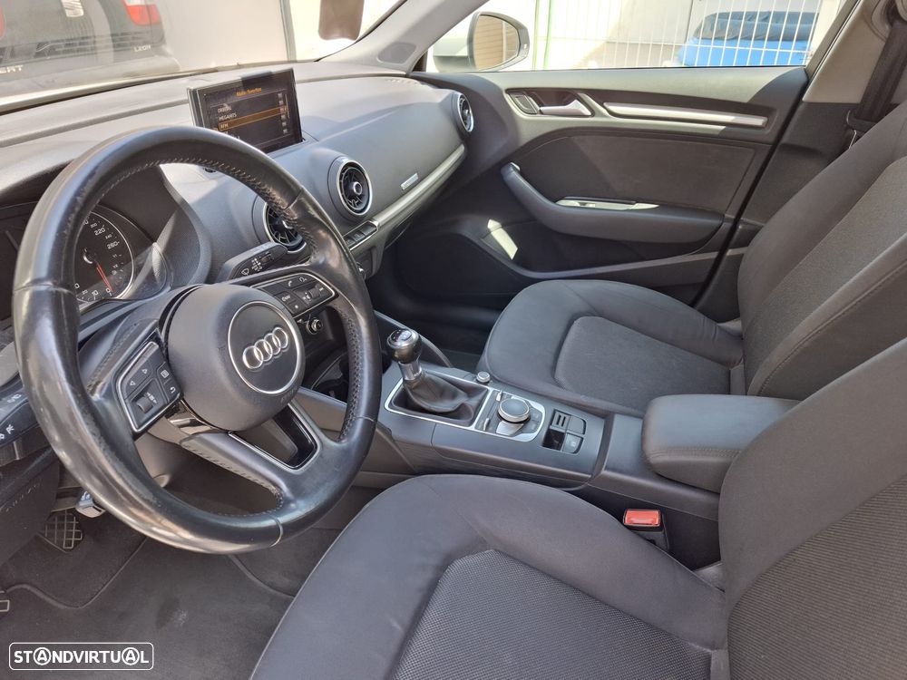Audi A3 Sportback 1.6 TDI Design - 8