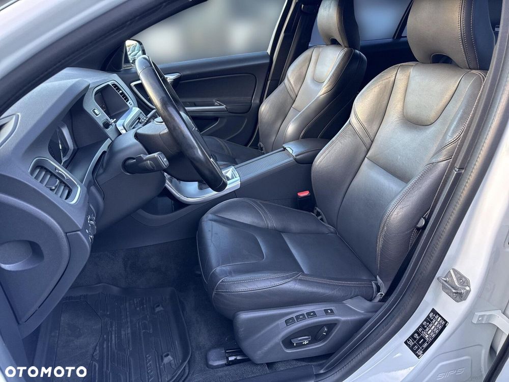 Volvo V60 - 11