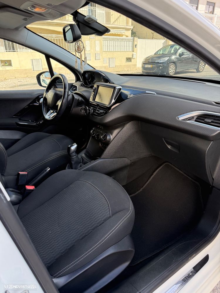 Peugeot 208 1.2 PureTech Active - 8
