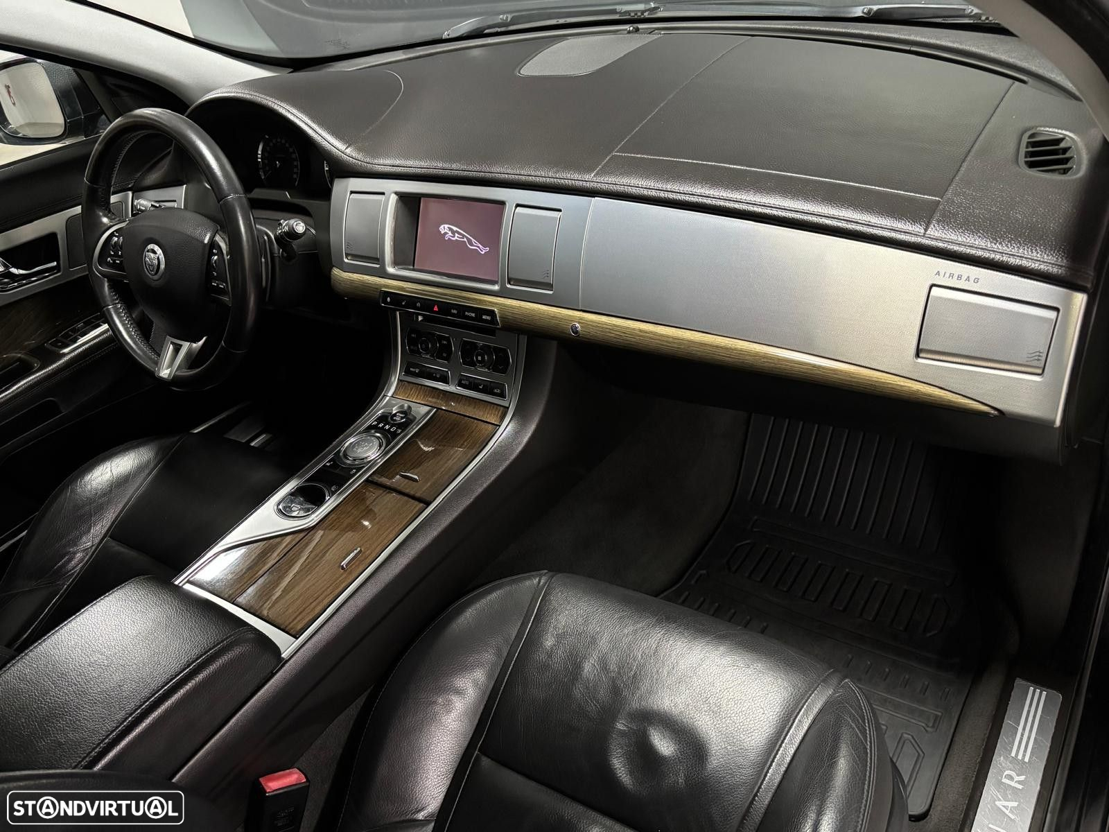 Jaguar XF 2.2 D Premium Luxury - 10