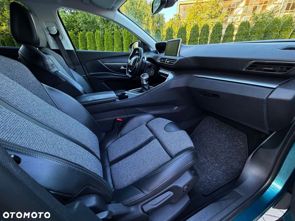 Peugeot 5008 BlueHDi 150 Allure - 24