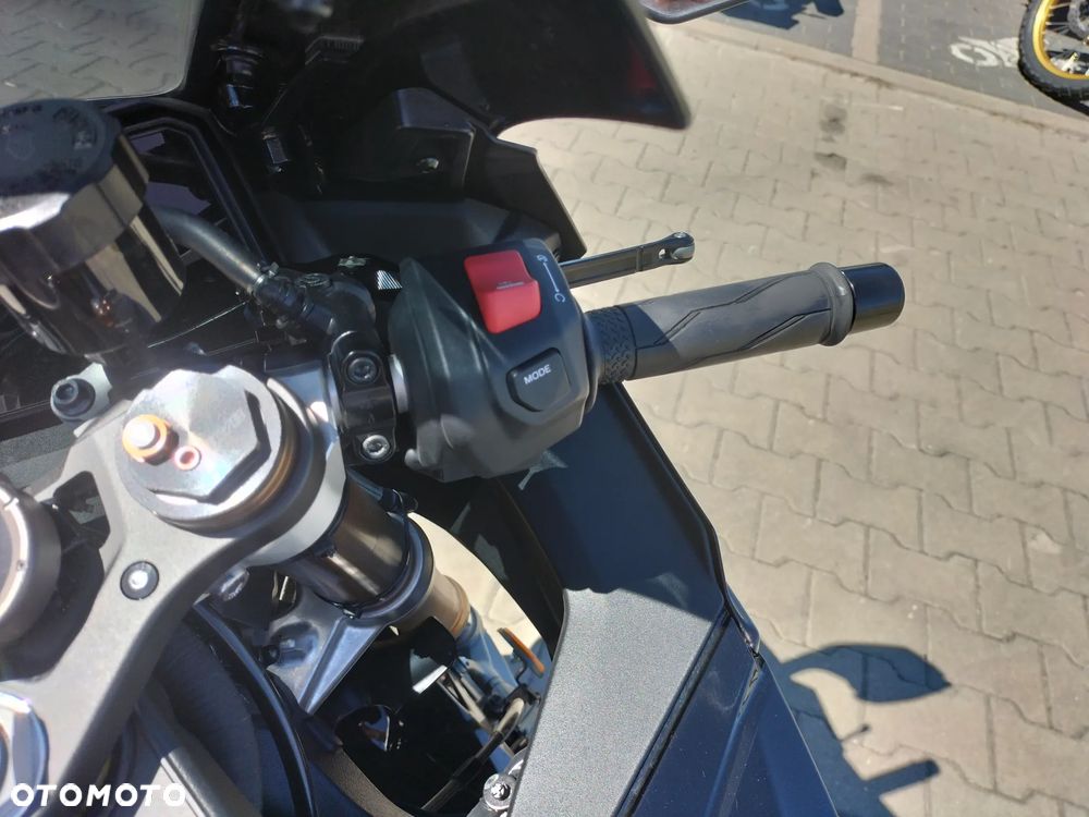 Yamaha R9 - 19
