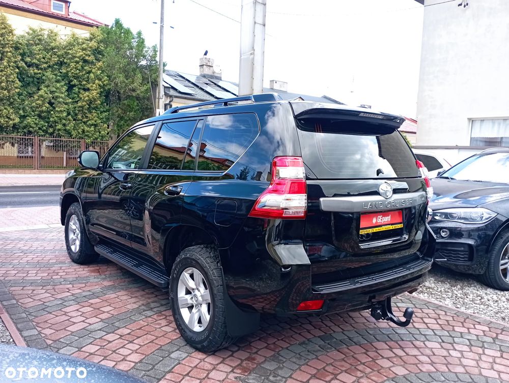 Toyota Land Cruiser LC 2.8 D-4D Prado - 6
