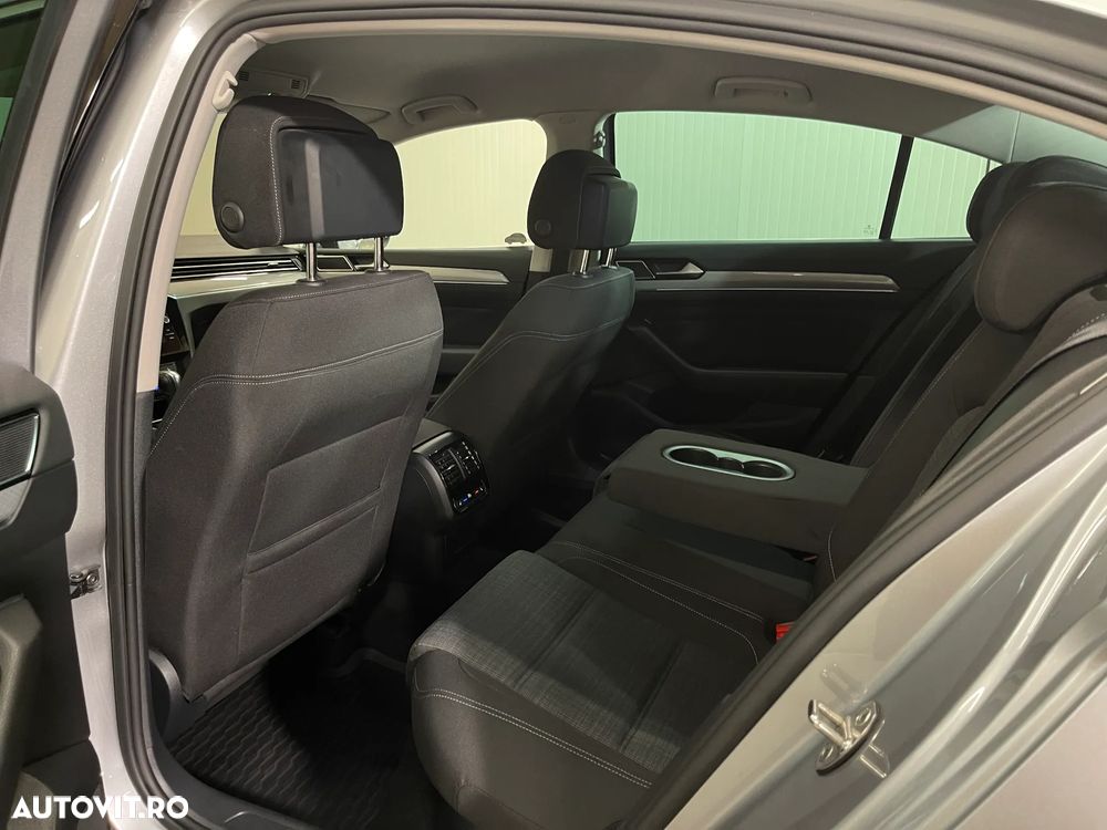 Volkswagen Passat 2.0 TDI DSG Comfortline - 10